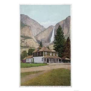  Exterior View of Yosemite Valley Store and Post Office 
