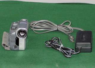 Sony Handycam DCR TRV33 Digital Camcorder Mini DV Zeiss  