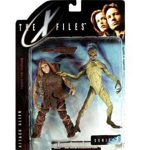    Attack Alien with Caveman Action Figure 2 Pack Toys & Games