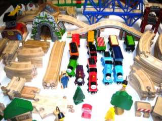   TANK Engine Wooden Rounhouse Tracks Trains cars Buildings Lot Set 106