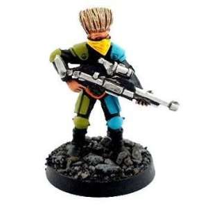  Judge Dredd 28mm Miniatures: Punk with Laser Rifle: Toys 
