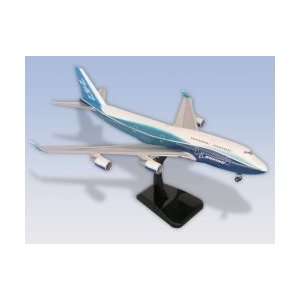    Hogan Wings B 747 400 1/200 W/GEAR Model Airplane: Toys & Games