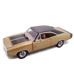  1970 Dodge Charger R/T Hemi Diecast Model Gold 1/24: Toys 