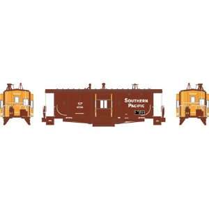   23210 N RTR Bay Window C 50 9 Caboose, SP #4730 Southern Pacific Train