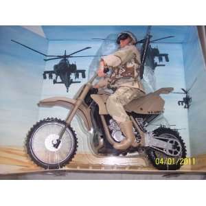  DESERT RECON CYCLE SOLDIERS OF THE WORLD: Toys & Games