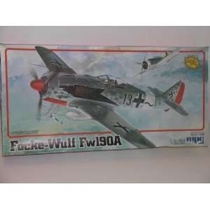  WW II Focke Wulf Fw 190A Fighter Aircraft  Plastic Model 