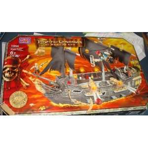   BATTLE DAMAGE Pirates of the Caribbean At Worlds End Toys & Games
