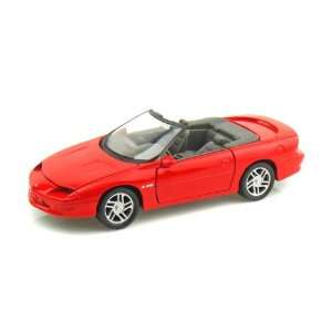 1996 Chevy Camaro Convertible 1/24   Red: Toys & Games