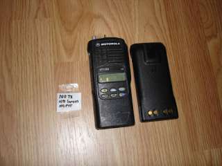 MOTOROLA HT1250 TWO WAY PORTABLE RADIO VHF 136 174MHZ ** FOR PARTS OR 