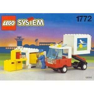 LEGO Classic Town Airport Airport Container Truck (1772) : Toys 