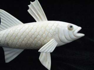 Alive Refined Ox Bone Lifelike Fish Netsuke 8.8  