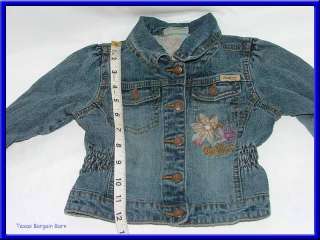   . This jacket is a size 2T. (See pictures below for measurements