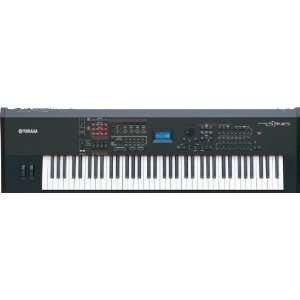  Yamaha S70XS 76 key Sythesizer/ Stage Piano Musical 