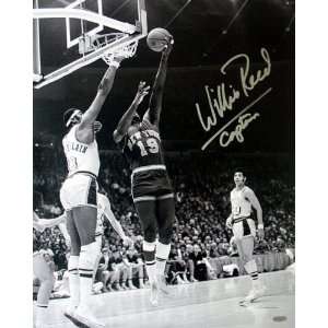 Willis Reed New York Knicks   Lay Up vs. Wilt Chamberlain   16x20 
