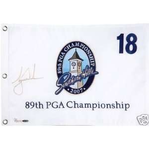   PGA TOUR Flag LE 500 UDA   Autographed Pin Flags